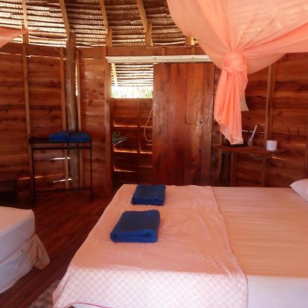 Tawan Bar And Bungalow Ξενοδοχείο Ko Phra Thong Εξωτερικό φωτογραφία