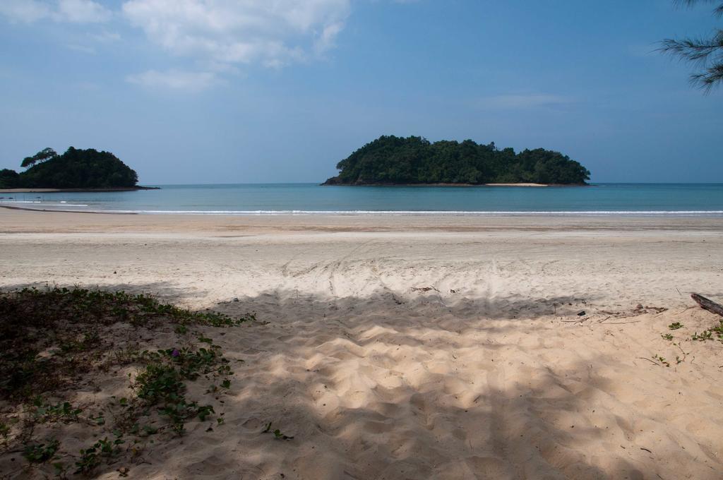 Tawan Bar And Bungalow Ξενοδοχείο Ko Phra Thong Εξωτερικό φωτογραφία