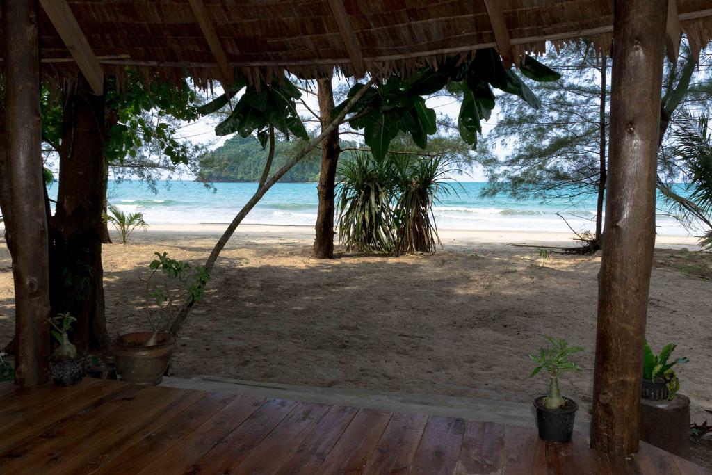 Tawan Bar And Bungalow Ξενοδοχείο Ko Phra Thong Εξωτερικό φωτογραφία